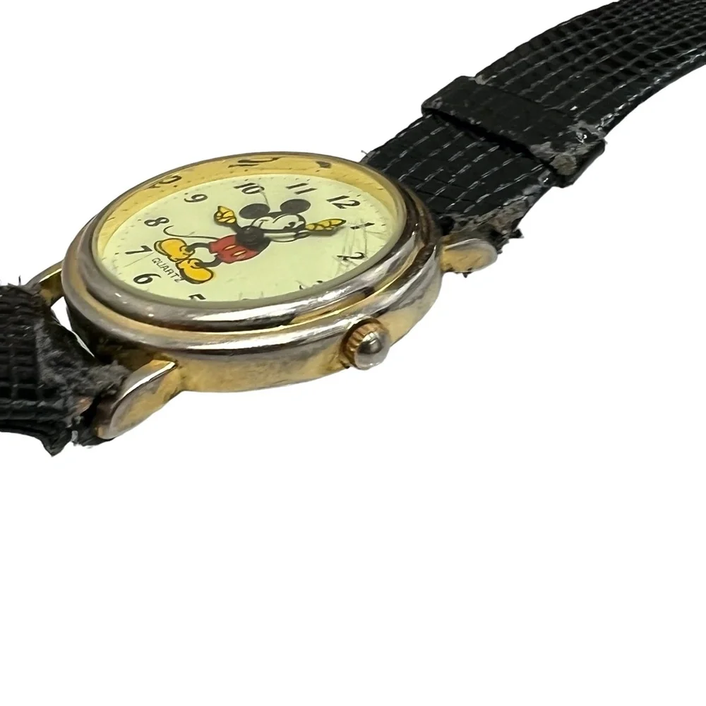 VINTAGE MICKEY MOUSE QUARTZ WATCH - GOLD TONE W YELLOW FACE KREISLER LIZARD BAND